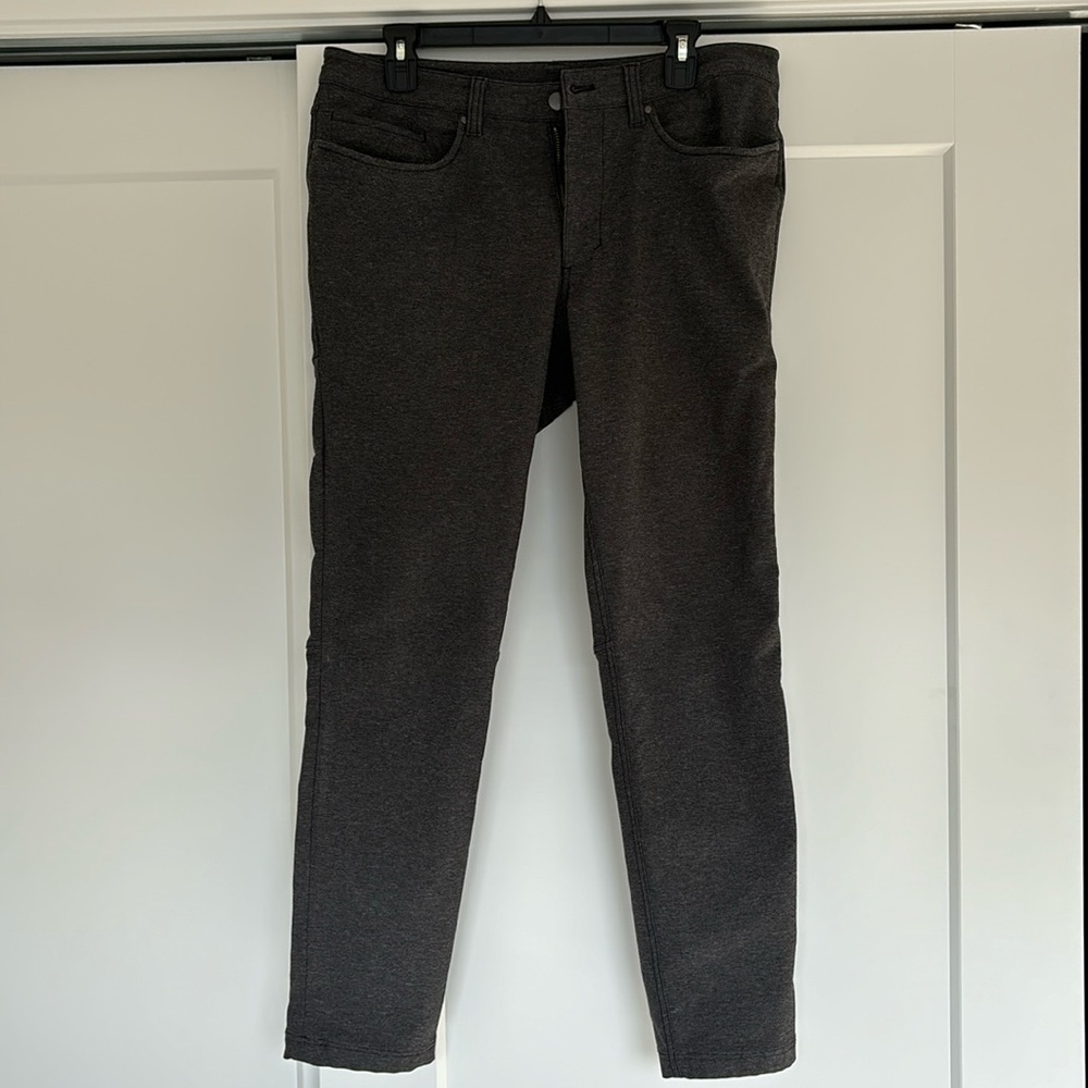 Lululemon Men’s Size 33x30 ABC Pants (tailored)